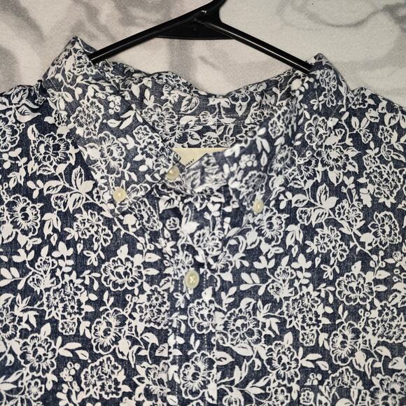 St. John's Bay Mens Blue/White Short Sleeve Button Up Size XL - Picture 4 of 9